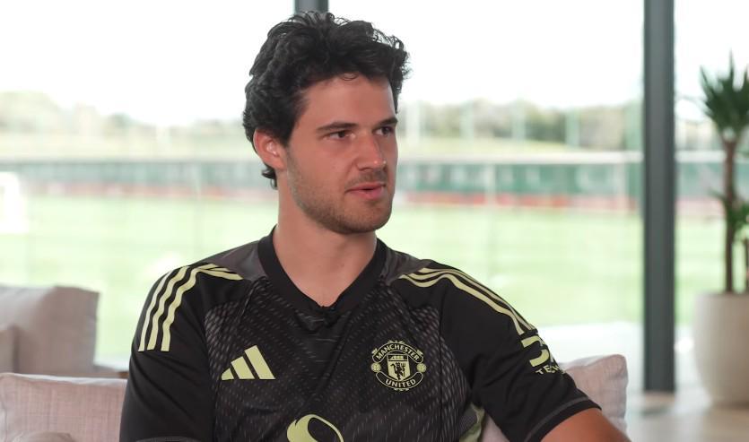 拉芒采访:我觉得自己是全能型门将;很仰慕诺伊尔和库尔图瓦